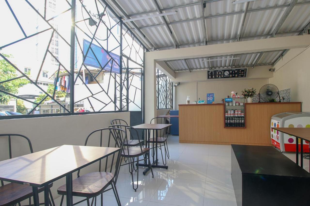 Cozrooms Near Mrt, Plaza Indonesia, And Grand Indonesia Jakarta Exterior photo